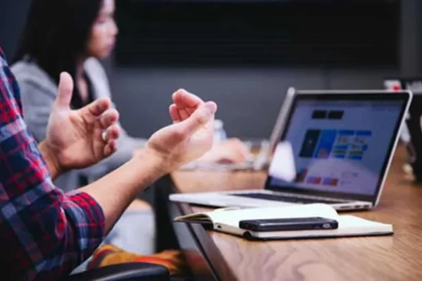 Looking for a Business Management Software Heres How to Choose One Title image