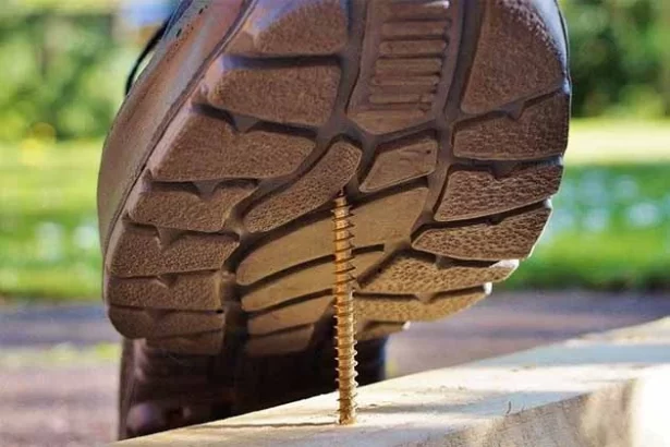 Four Things to Do After Suffering a Workplace Injury Title image