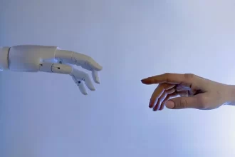 Real Person vs AI Virtual Assistant Weighing the Pros and Cons