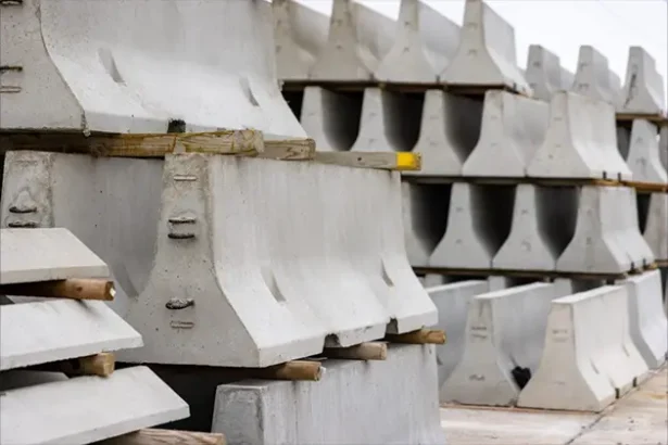 Temporary vs. Permanent Concrete Barriers Comparing Safety and Cost-Effectiveness