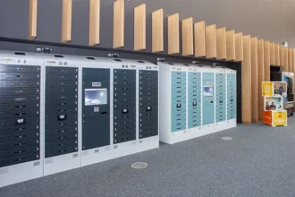 How can businesses benefit from device management lockers