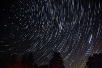 Lyrid meteor shower sky view