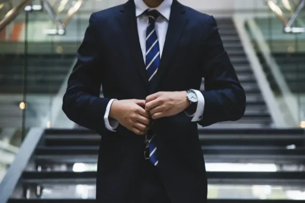 Essential Tools Every Entrepreneur Needs to Stay Organized and Thrive in 2025