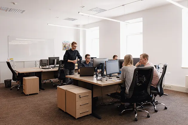 How an HRIS Improves Internal Communication and Transparency