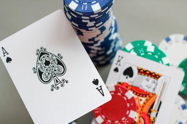 Poker or Blackjack Discover What Sets These Casino Classics Apart