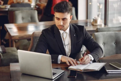 Online Law Degree Options for Working Professionals