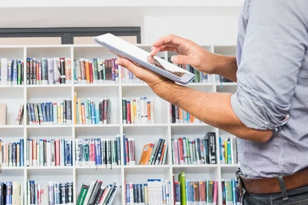 How AI Supermodels and Backgrounds are Disrupting E commerce