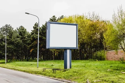 Expanding Your Outdoor Ad Strategy to the USA from Africa